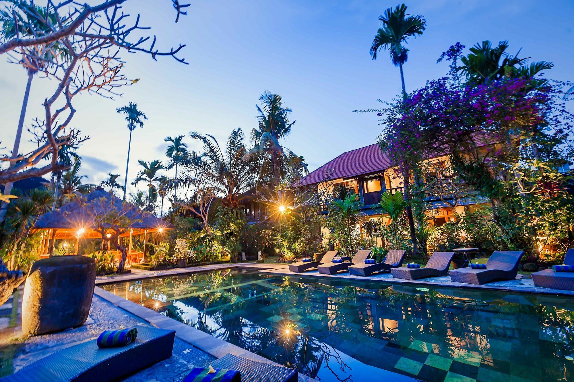 By Prasi Ubud (Bali)